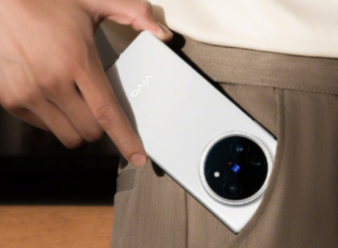 機(jī)情問答:vivo X Fold 5值得等嗎 嘗鮮iOS 26有必要嗎?