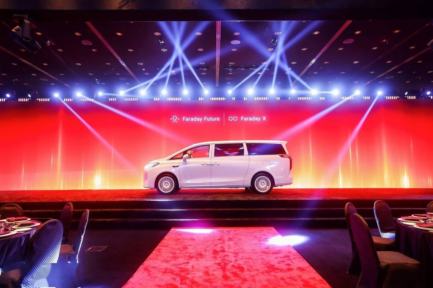 法拉第未來宣布接入特斯拉超級充電網絡,明年新車型配備NACS接口