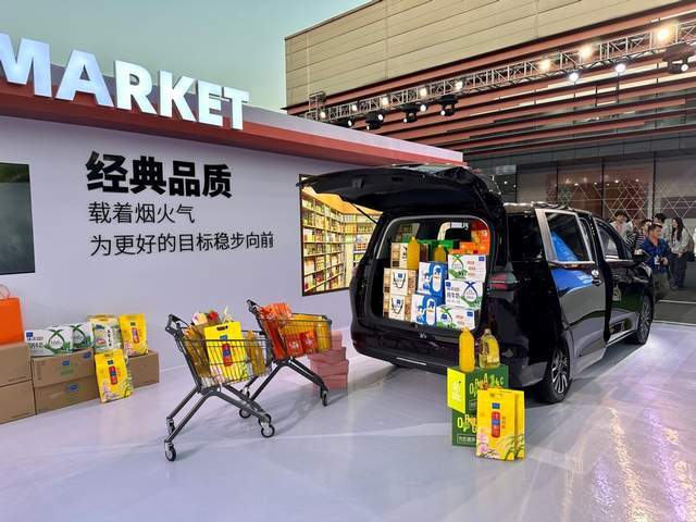 五菱星光730正式上市:空間、安全、動力全面越級