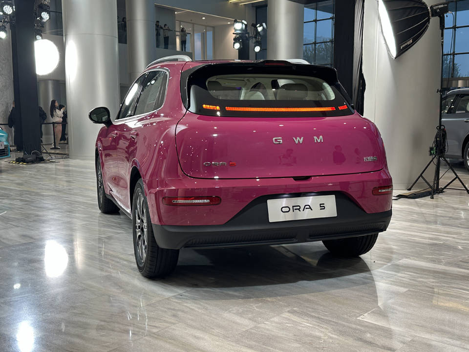 搭載長城汽車全新一代AI智慧空間 歐拉5預售價10.98萬-14.28萬元