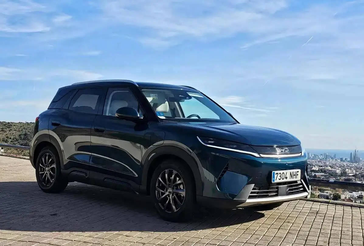 歐洲正式首發(fā)/綜合續(xù)航1000公里 比亞迪元UP DM-i官圖發(fā)布